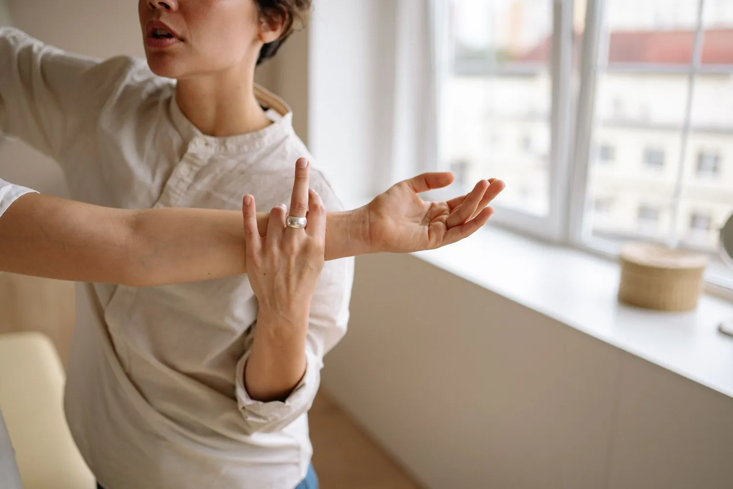 Sessão de fisioterapia com exercício de alongamento